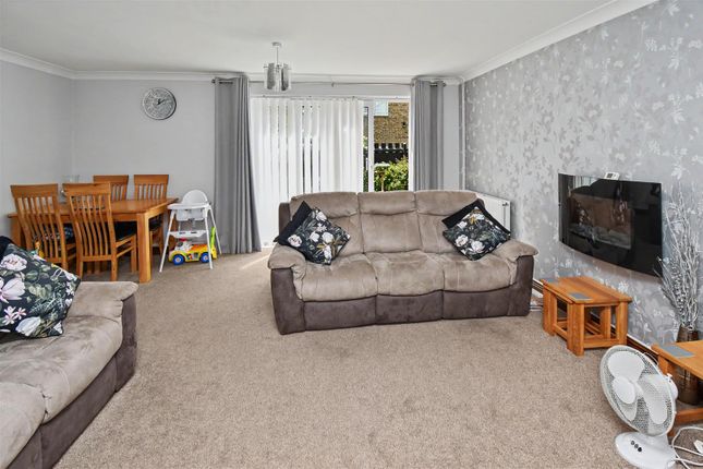 9, Bede Close, Corby photo 4