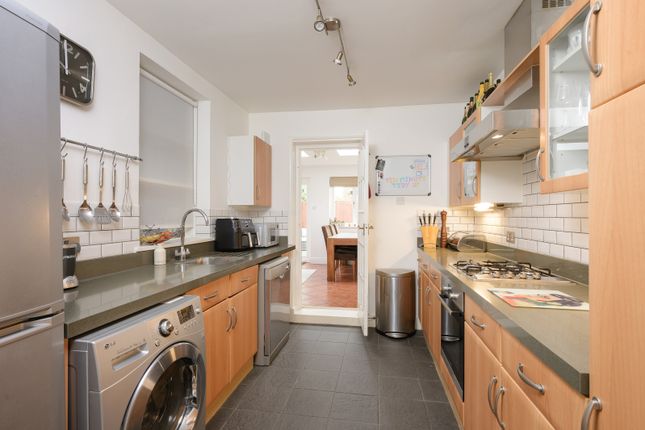 32, Newton Road, London photo 3