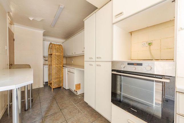 9 St. Leonards Close, Diss photo 3