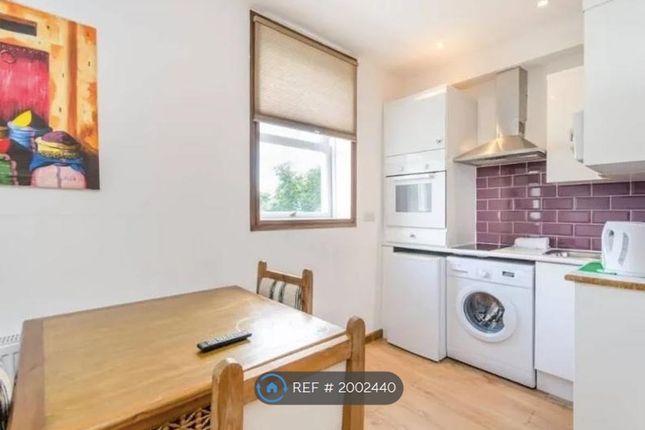 Flat to rent in Kempsford Gardens, London