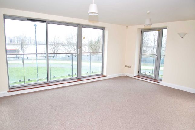 Thumbnail Flat for sale in Miles Close, Thamesmead