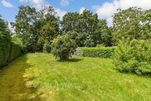 Dorndene, Nuthurst Avenue, Cranleigh photo 2