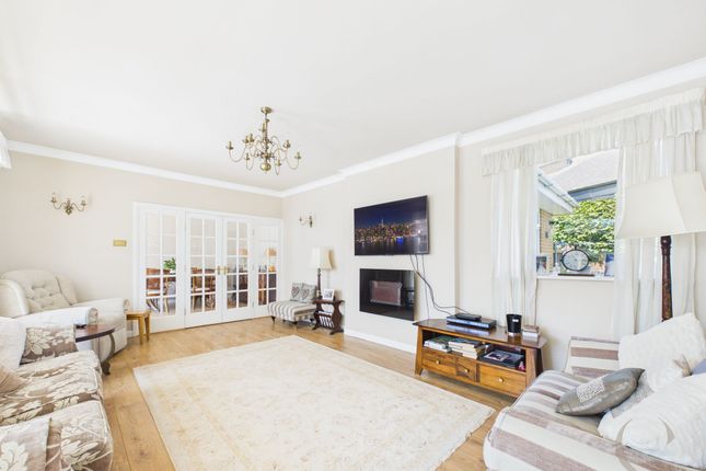 12 Mayfield Drive, Sunderland photo 3