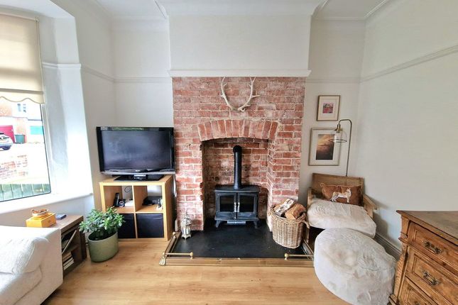11, Manor Grove, Newcastle Upon Tyne photo 3