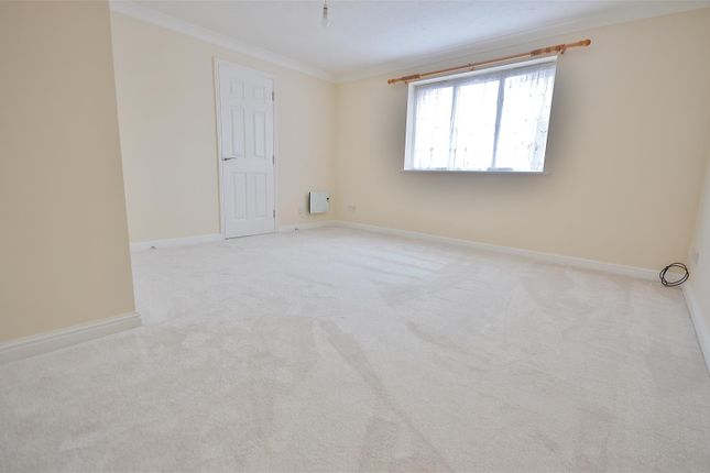 Aquiline House, Weymouth Close, Clacton-On-Sea photo 2