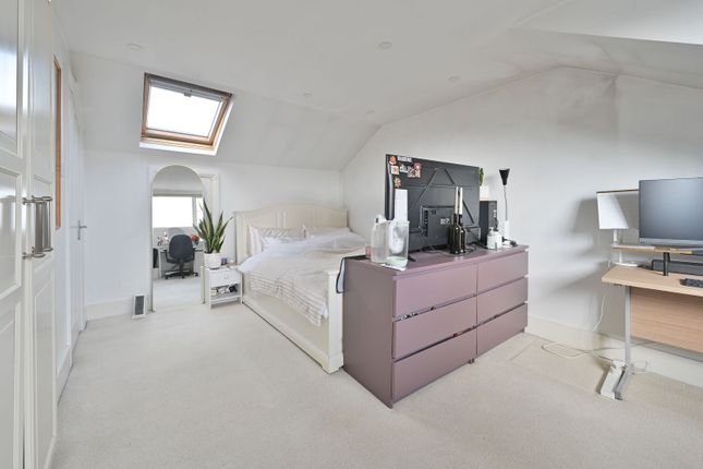 Sotheron Road, Watford photo 4