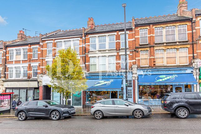 Thumbnail Flat to rent in Alexandra Park Road, Muswell Hill, London
