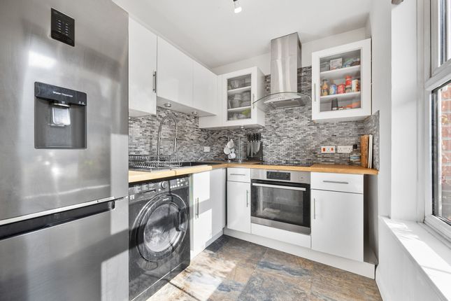 106, Paxton Road, London photo 4