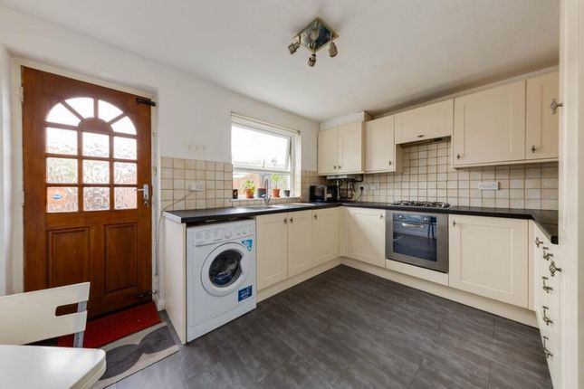 7, St. Lukes Close, London photo 5