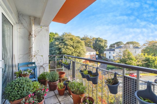 Flat 43, Ridgeway Heights, Ridgeway Road, Torquay photo 3