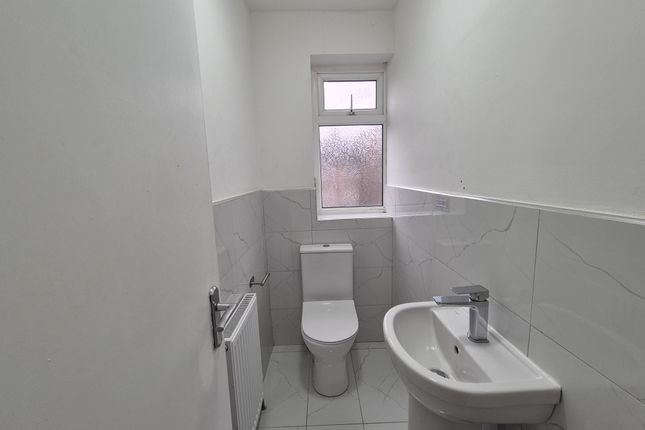 49, Brock Road, London photo 3