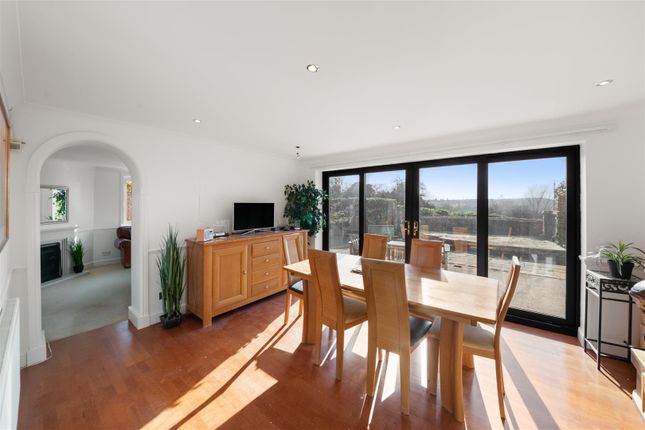 4, Anderson Close, Uxbridge photo 3