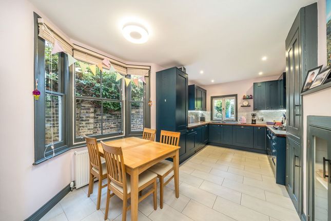 Swallowfield Road, London photo 3