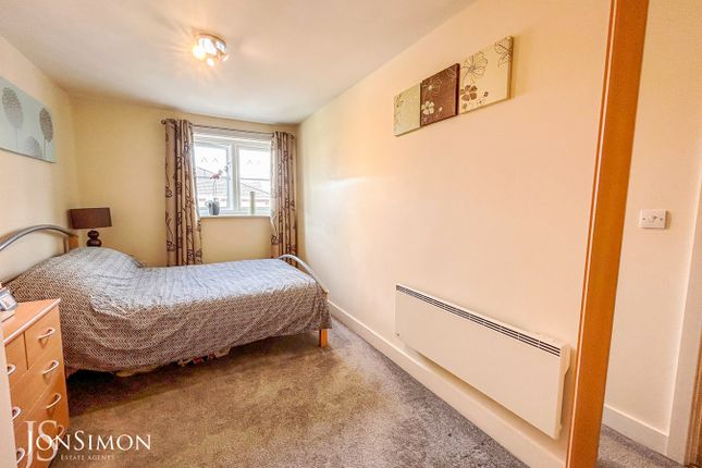 Flat for sale in Sims Close, Ramsbottom, Bury