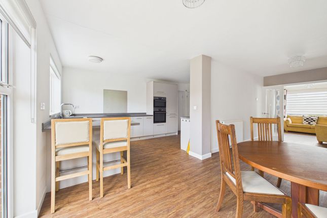 2 Dover Beck Close, Nottingham photo 3