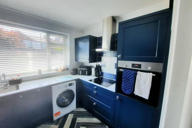 6, Frank Lane, Thornhill photo 3