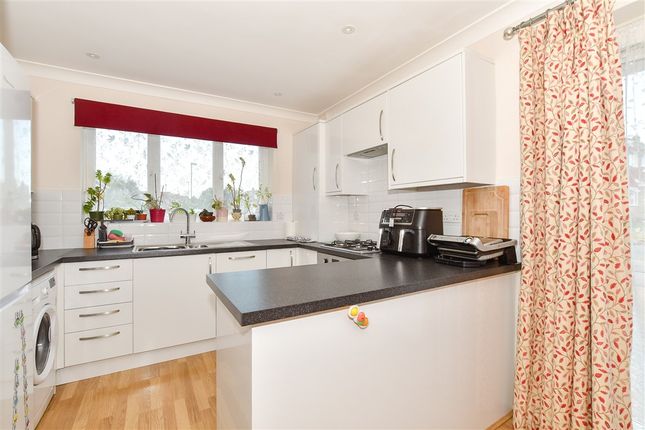 Greenfields Way, Horsham photo 5