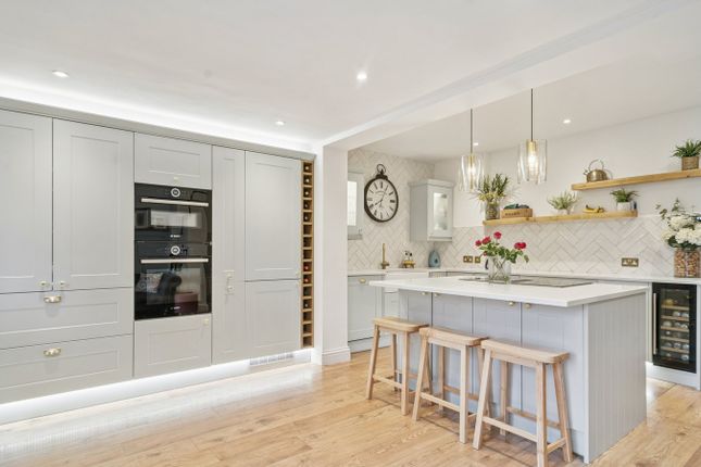 3, Roberts Lane, Gerrards Cross photo 4