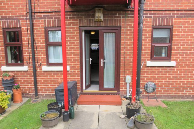 Flat for sale in Cave Street, Hull