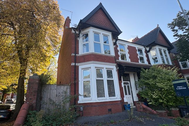 Studio flat on Roath, Cardiff, £275,000