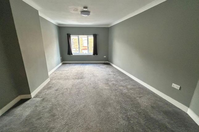 Flat B, 73, Rowms Lane, Mexborough photo 3