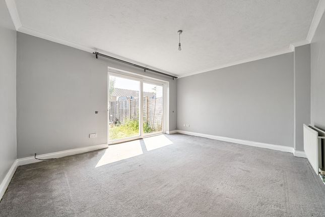 14 Pryors Green, Bognor Regis photo 3