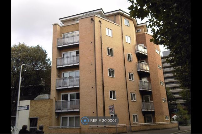 Flat to rent in New Kent Road, London