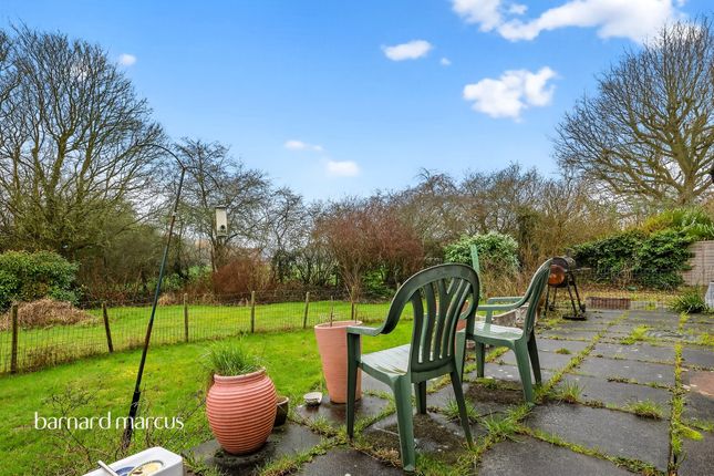 15, Oakroyd Close, Potters Bar photo 4