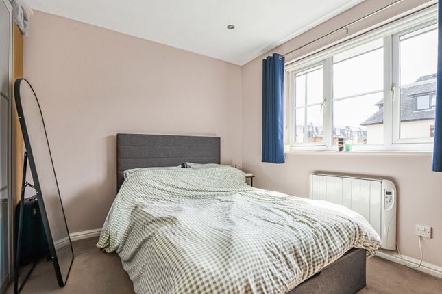 10, Nicholson Mews, Egham photo 4