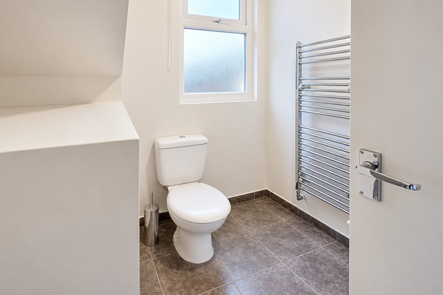 14 St Anns Avenue, Leeds photo 5