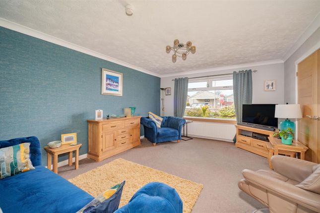 12, Hawick Drive, Dundee photo 4