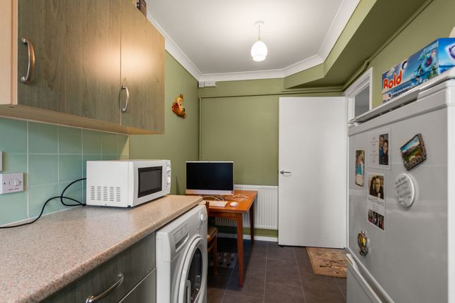 12 Thistle Drive, Peterborough photo 4