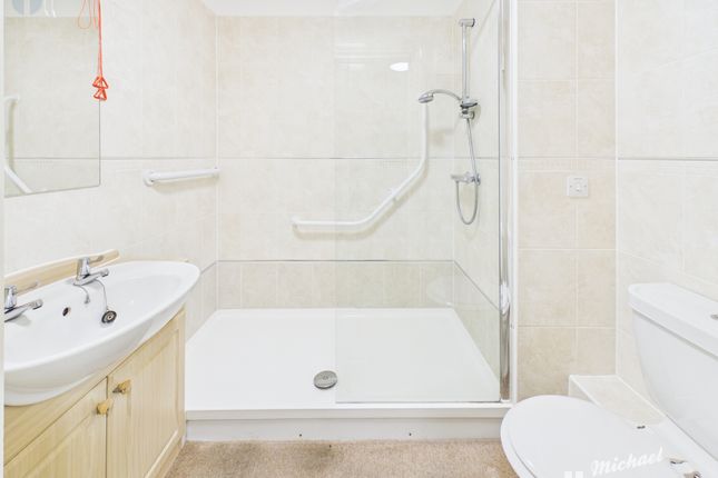 24 Pearl Court, Aylesbury photo 4