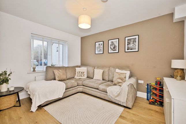 9, Bligh Bond Road, Somerset photo 3