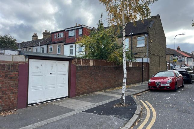 74, Hunter Road, Ilford photo 2