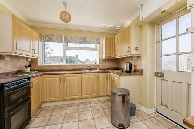Elmfield Crescent, Devon photo 4