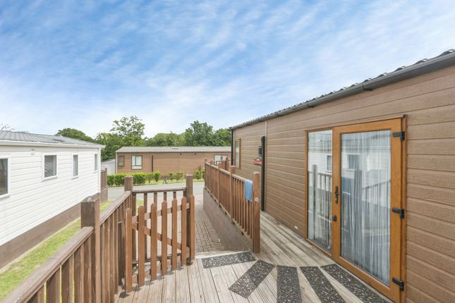 10, Thriftwood Country Park Home, Sevenoaks photo 2