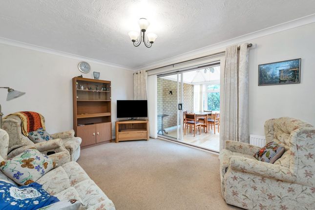 15 Elm Way, Royston photo 4