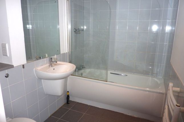 39, Golate Court, Cardiff photo 5
