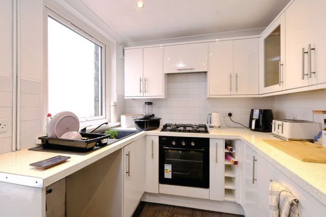 20, James Street, Abertillery photo 3