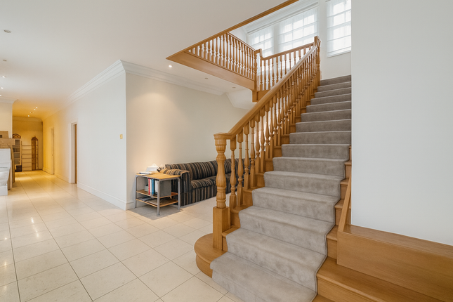 19, Winnington Road, London photo 2