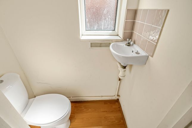24, Staveley Road, Leicester photo 4