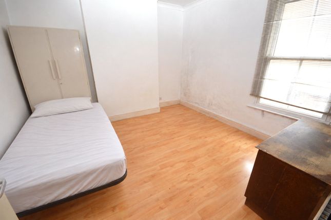 Reginald Street, Luton photo 4