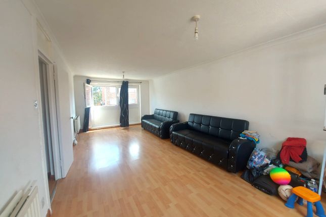 42, Cape Close, Barking photo 3