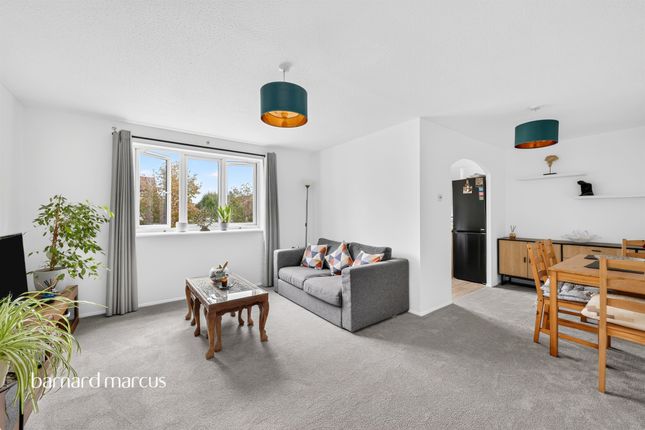 Flat 15, Jasper House, Percy Gardens, Worcester Park photo 2