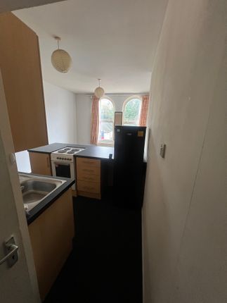 Flat to rent in Wellgate, Rotherham
