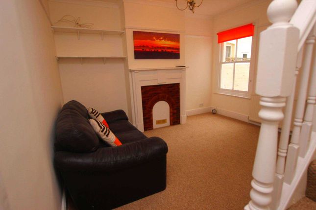 Room to rent in Wilton Road, Reading
