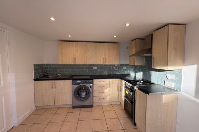 34A, Newport photo 3