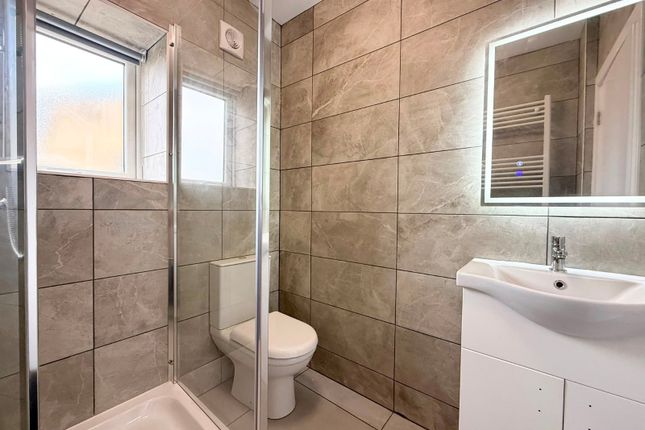 Flat 2, 59A, Chapeltown, West Yorkshire photo 5