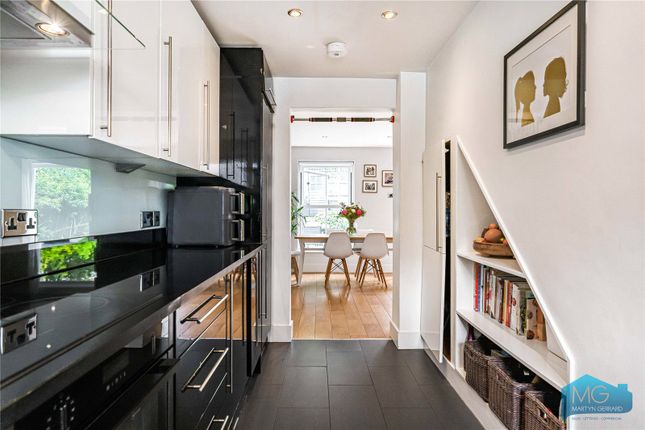 35, Postern Green, Enfield photo 4